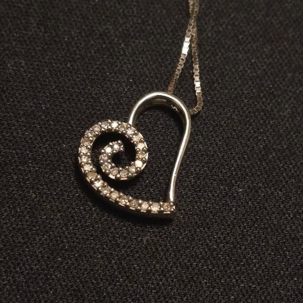 diamond heart necklace sterling silver
